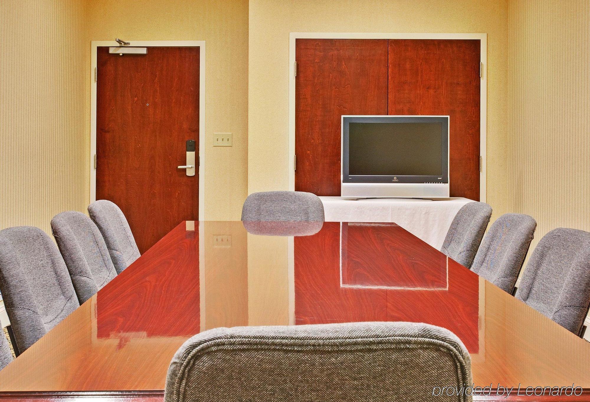 Holiday Inn Express & Suites Dyersburg By Ihg מתקנים תמונה