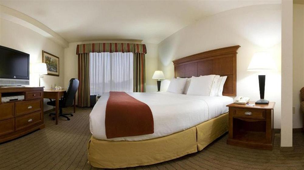 Holiday Inn Express & Suites Dyersburg By Ihg מראה חיצוני תמונה