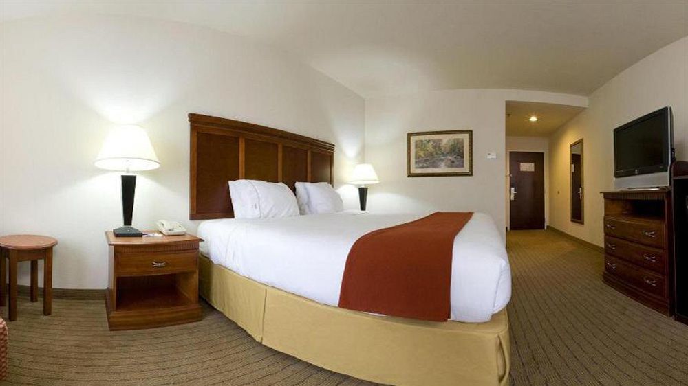 Holiday Inn Express & Suites Dyersburg By Ihg מראה חיצוני תמונה
