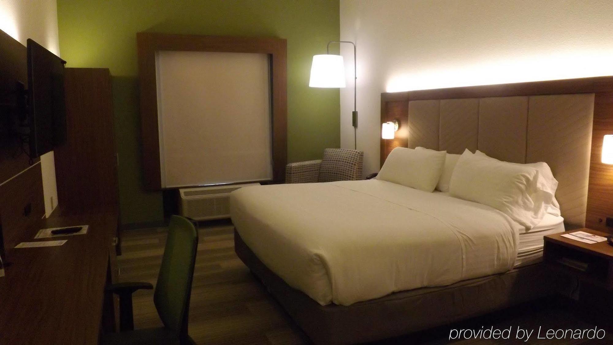 Holiday Inn Express & Suites Dyersburg By Ihg מראה חיצוני תמונה