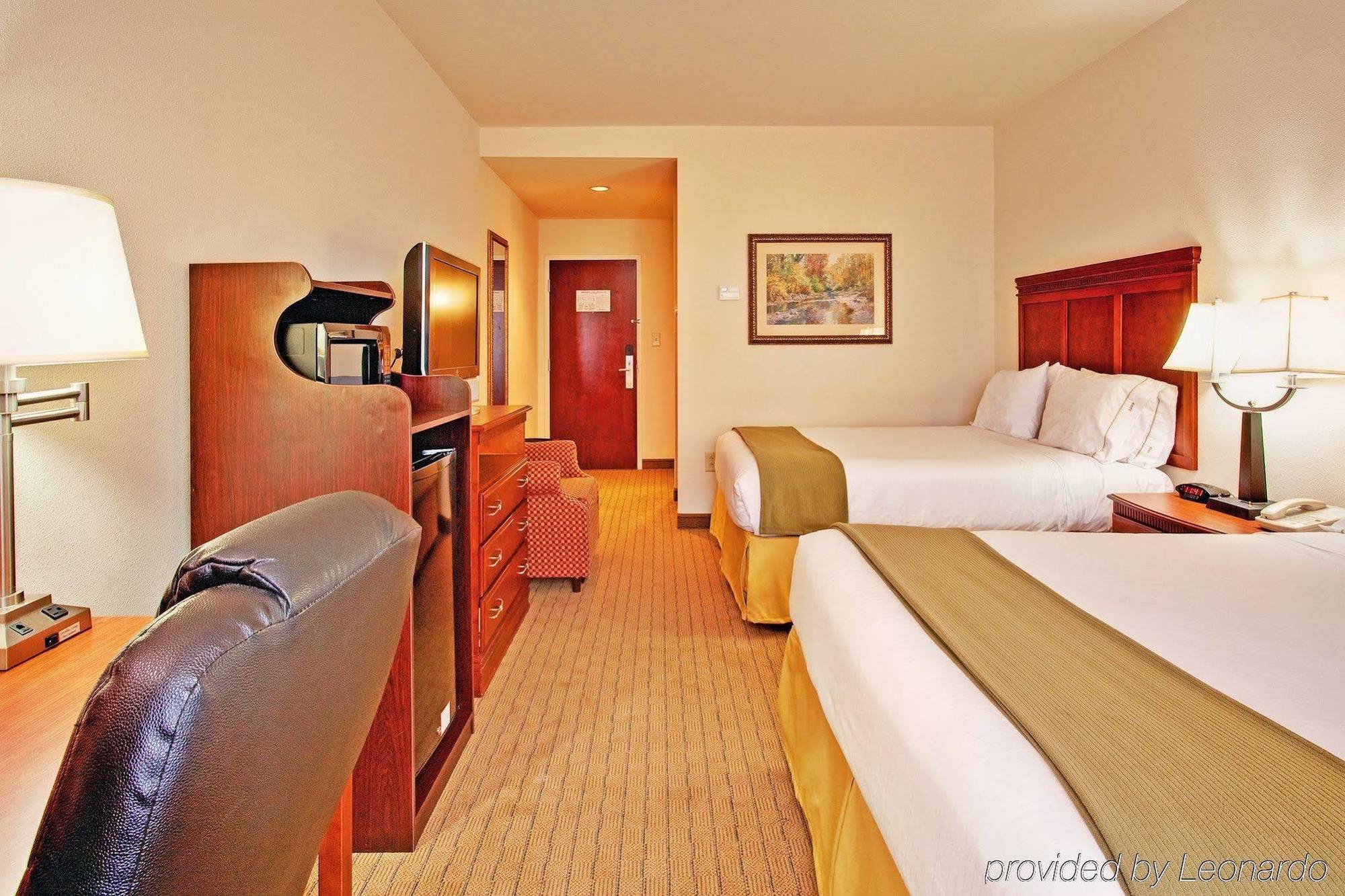 Holiday Inn Express & Suites Dyersburg By Ihg מראה חיצוני תמונה